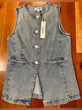 NWT Vigoss Blue Jean Sleeveless Denim Vest with Front Buttons
